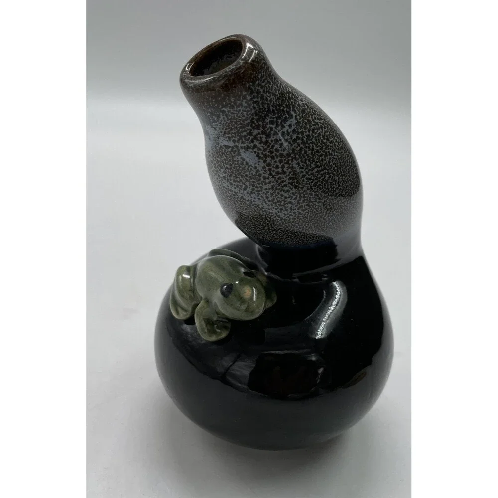 Pottery Ceramic Black Two Tone Speckle Bud Vase with Cute Green Frog 5”